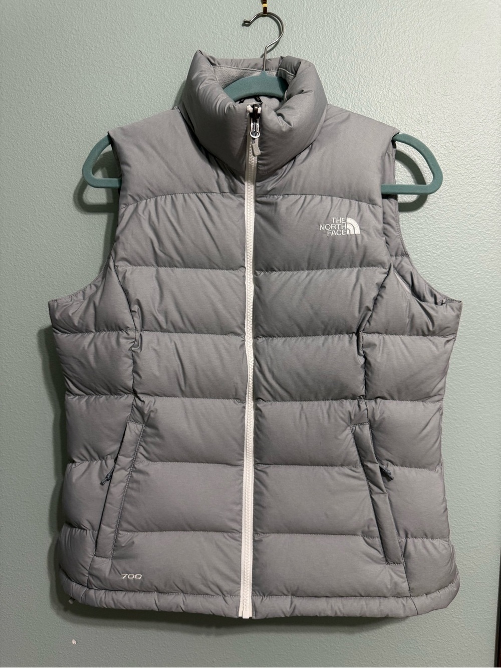 The North Face Women's Nuptse 700 Fill Down Puffer Vest Gray White Zip